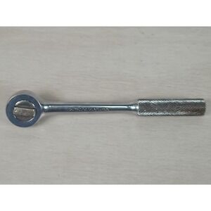 Klein Tools 65720 3/8 Drive Ratchet Wrench 8 Inch Knurled‎ Grip USA Made Chrome